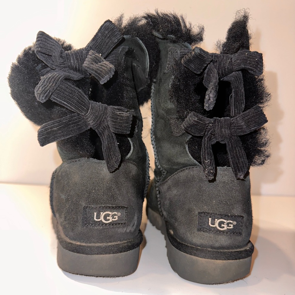 Ugg Bella Bows 🎀 - US 9